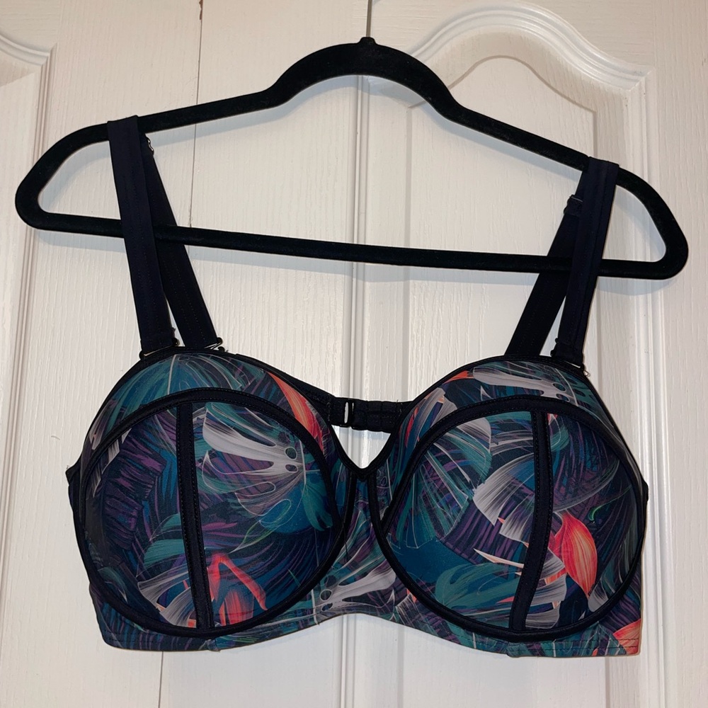 Swimsuits For All Vibrant Leaf Print Bikini Top with Underwire